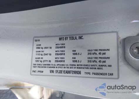 2019 Tesla Model 3 Long Range/Mid Range/Standard Range/Standard Range Plus z USA, uszkodzony, nr VIN 5YJ3E1EA0KF299936